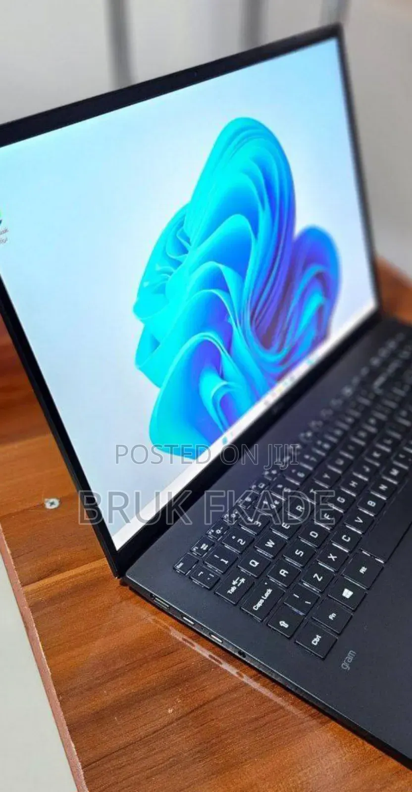 New Laptop LG Gram 15.6 16GB Intel Core I7 SSD 1T