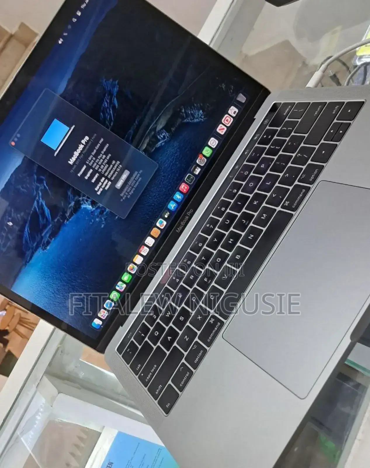New Laptop Apple MacBook Pro 2017 16GB Intel Core I5 SSD 256GB