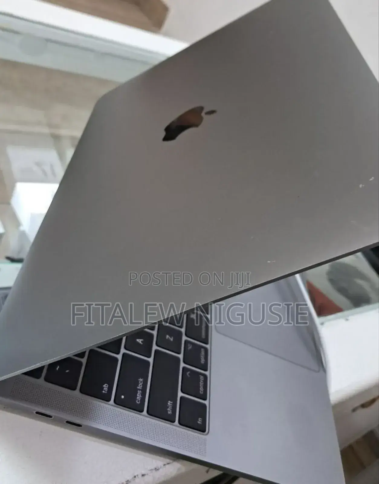 New Laptop Apple MacBook Pro 2017 16GB Intel Core I5 SSD 256GB