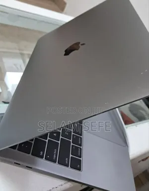 New Laptop Apple MacBook Pro 2017 16GB Intel Core I5 SSD 256GB