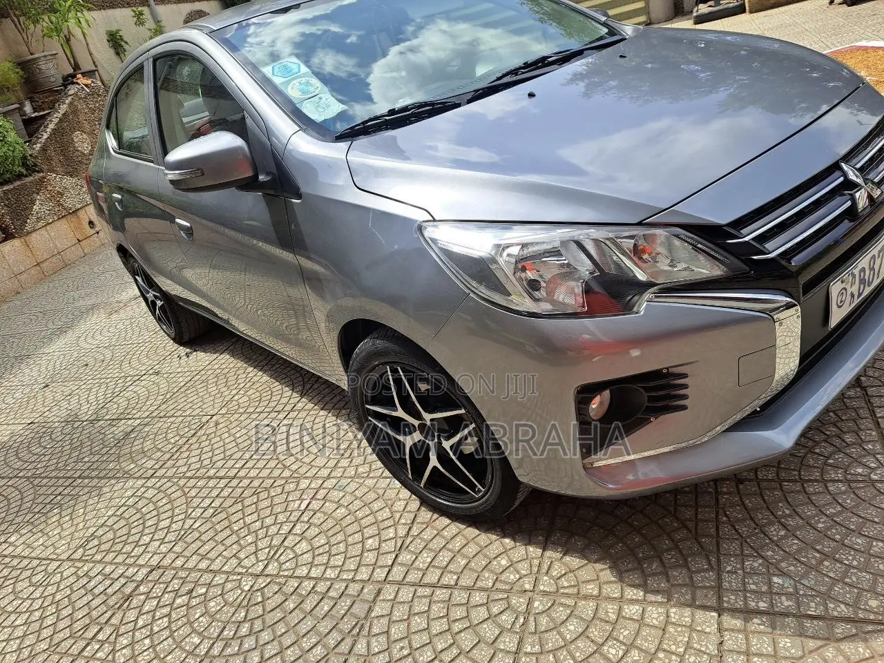 Mitsubishi Attrage 2021 Gray