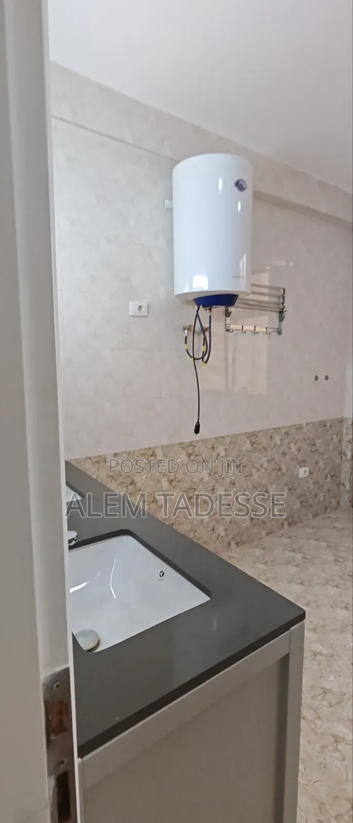 6bdrm House in Private House, Bole for rent