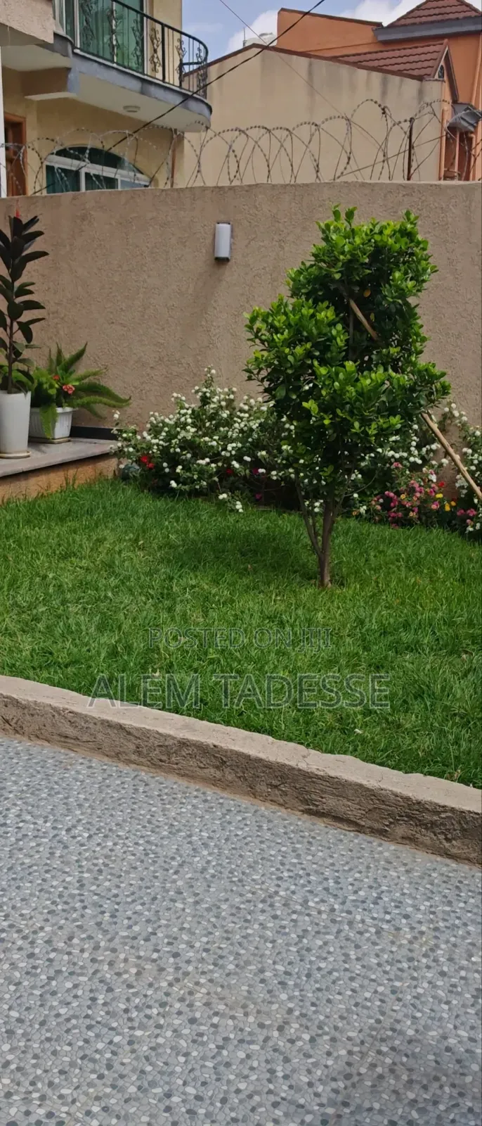 6bdrm House in Private House, Bole for rent