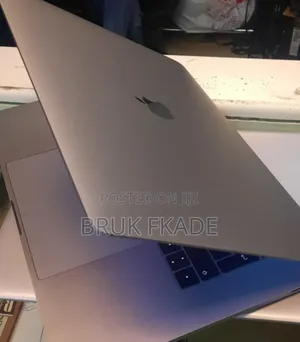 New Laptop Apple MacBook Pro 2020 M1 8GB Apple M1 Pro SSD 512GB