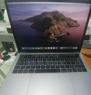 New Laptop Apple MacBook Pro 2020 M1 8GB Apple M1 Pro SSD 512GB
