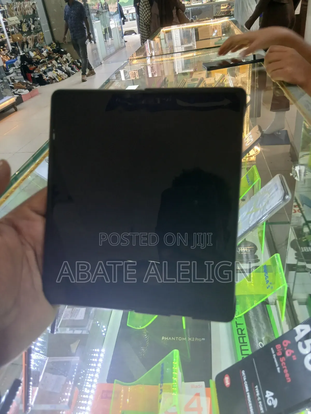 New Tecno Phantom V Flip 256 GB