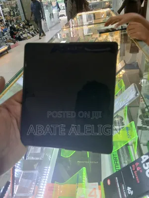 New Tecno Phantom V Flip 256 GB