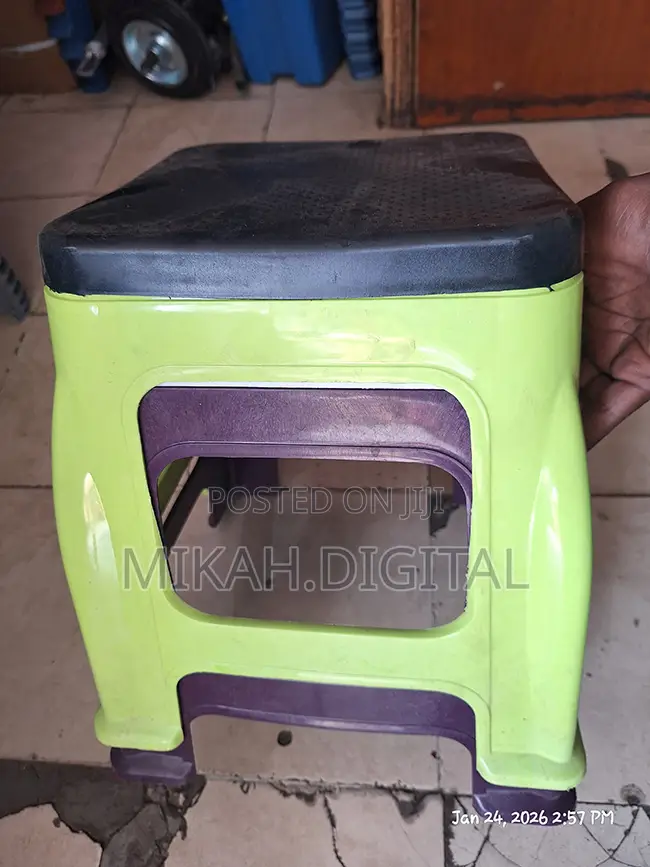 Top Covered Rectangular Mini Plastic Chair