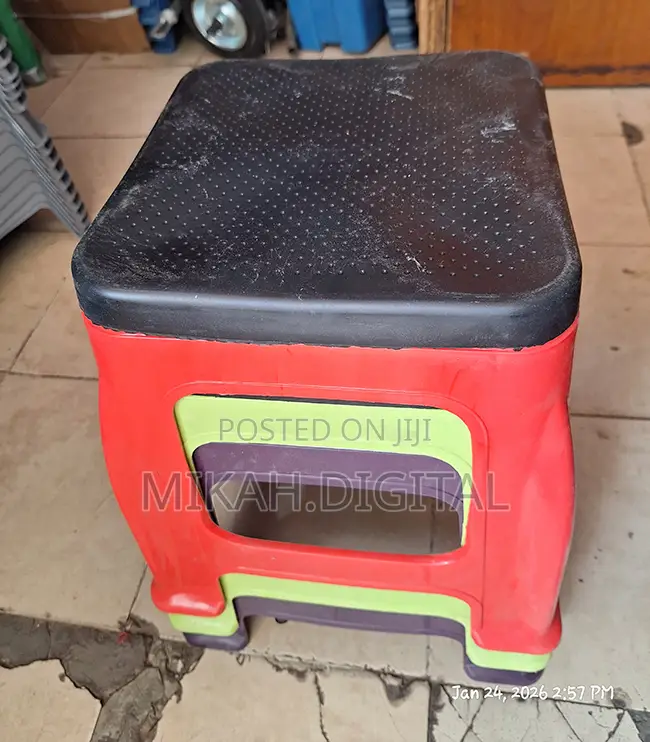 Top Covered Rectangular Mini Plastic Chair