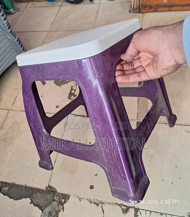 Top Covered Rectangular Mini Plastic Chair