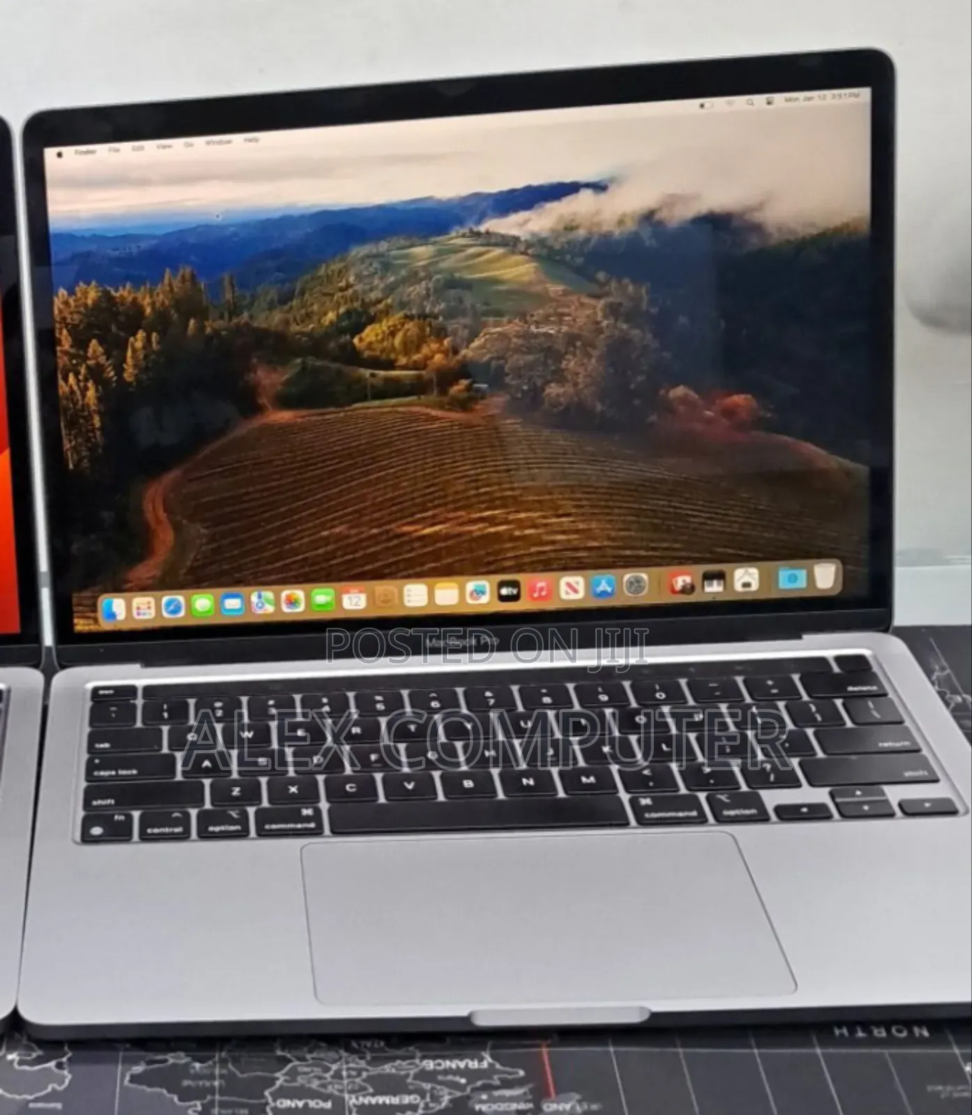 New Laptop Apple MacBook Pro M1 8GB Apple M2 SSD 256GB