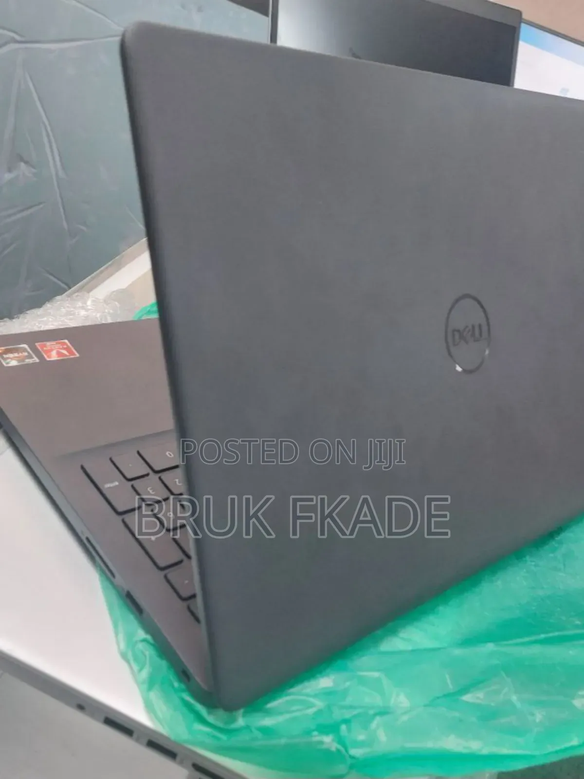 New Laptop Dell Pro 14 8GB AMD Ryzen 5 SSD 256GB