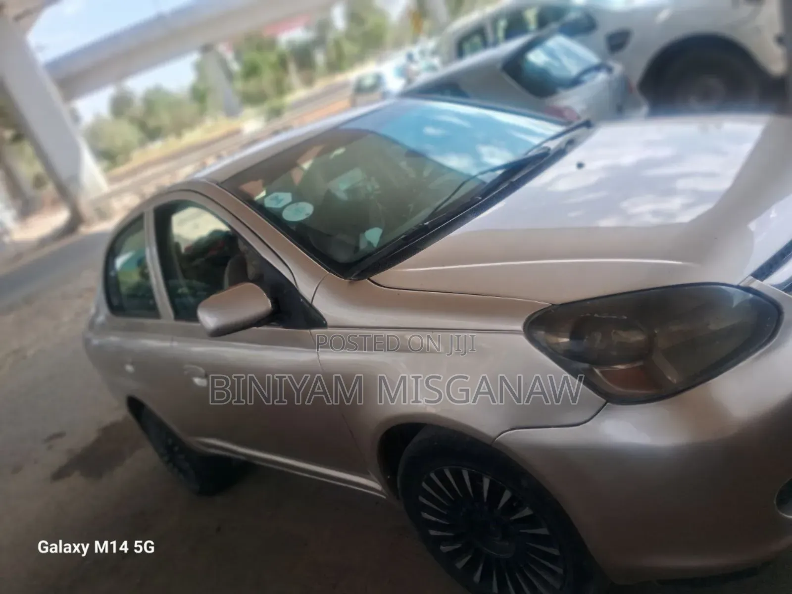 Toyota Platz 2005 Gold