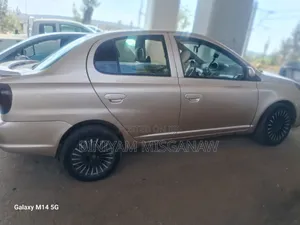 Toyota Platz 2005 Gold