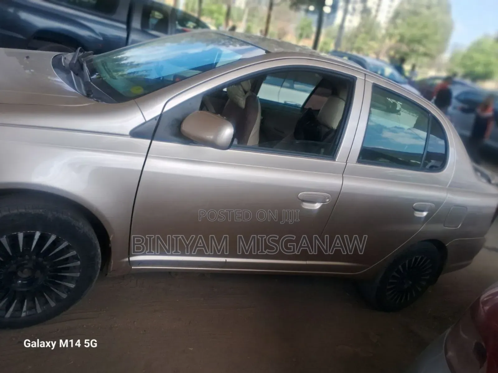 Toyota Platz 2005 Gold