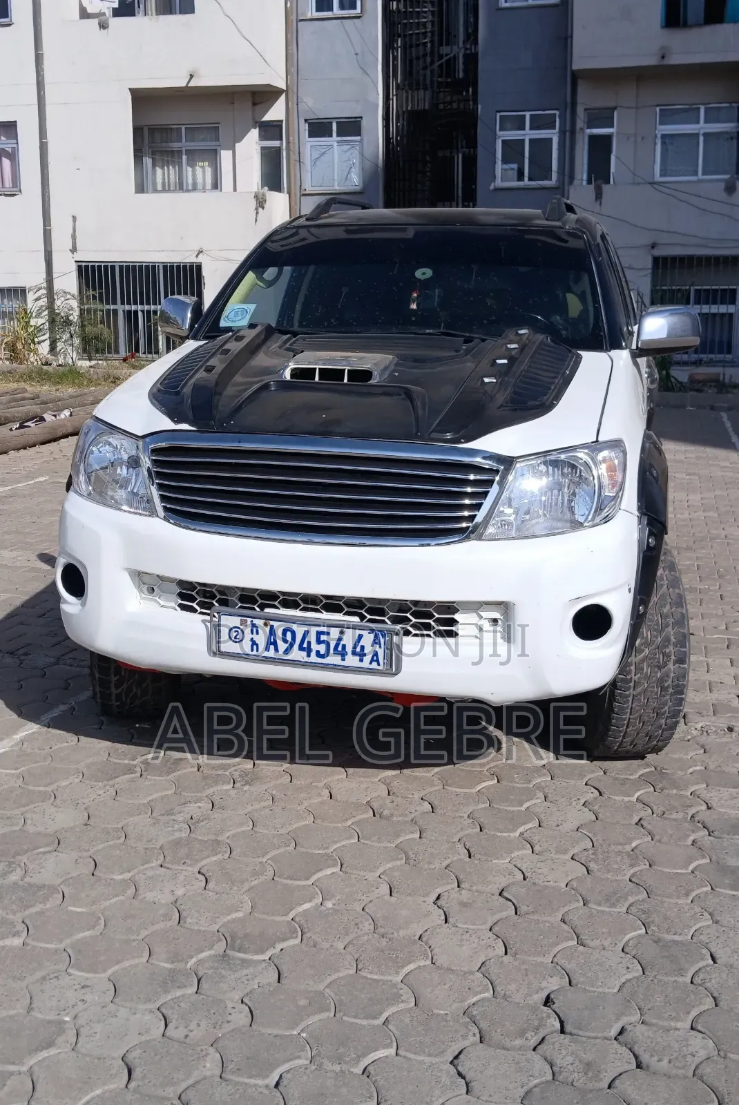 Toyota Hilux 2.5 D-4D 4X4 SRX 2011 White