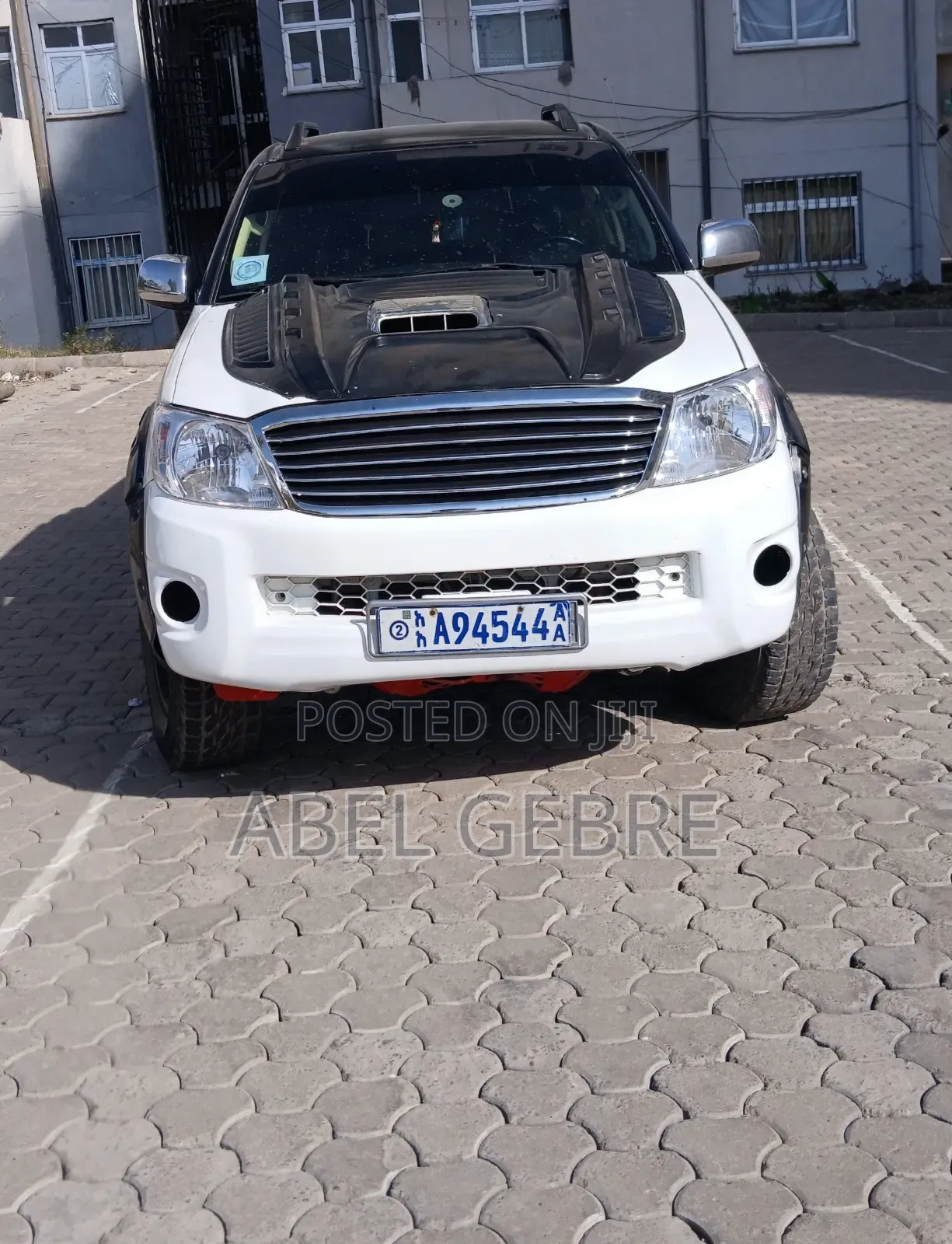 Toyota Hilux 2.5 D-4D 4X4 SRX 2011 White