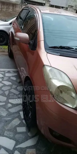 Toyota Yaris 1.5 2008 Orange