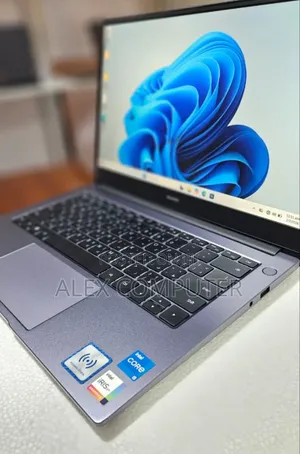 New Laptop Huawei Matebook D 15 8GB Intel Core I5 SSD 512GB