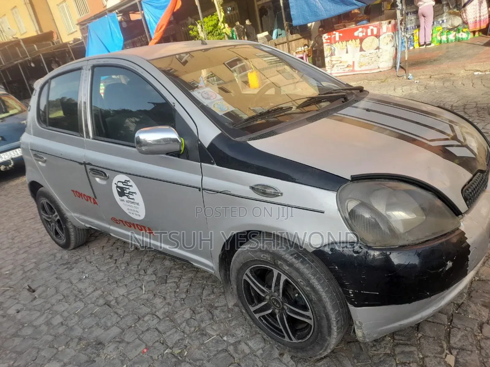 Toyota Vitz 2000 Gray