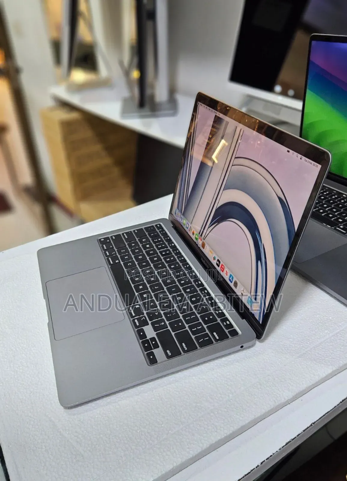 New Laptop Apple MacBook Air 2020 M1 8GB Apple M1 SSD 256GB