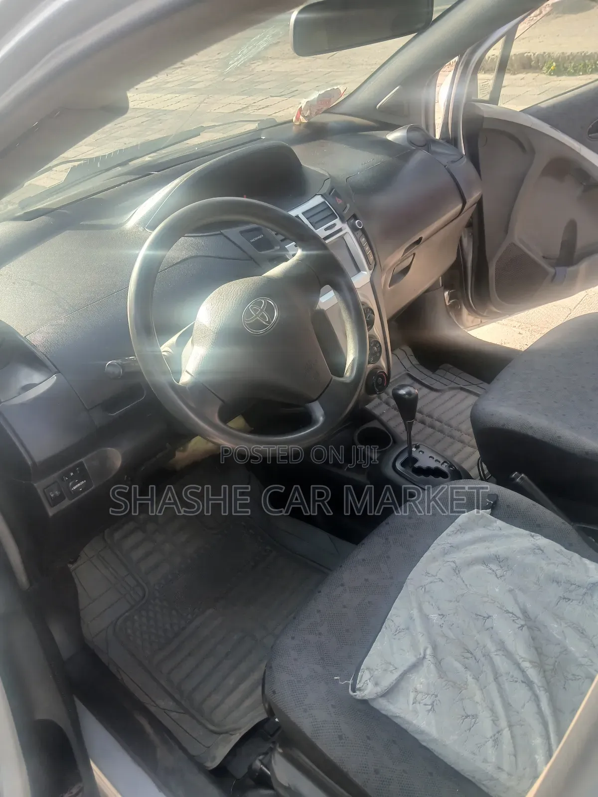 Toyota Yaris 2009 Silver