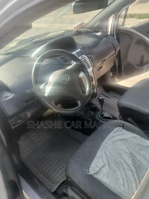 Toyota Yaris 2009 Silver