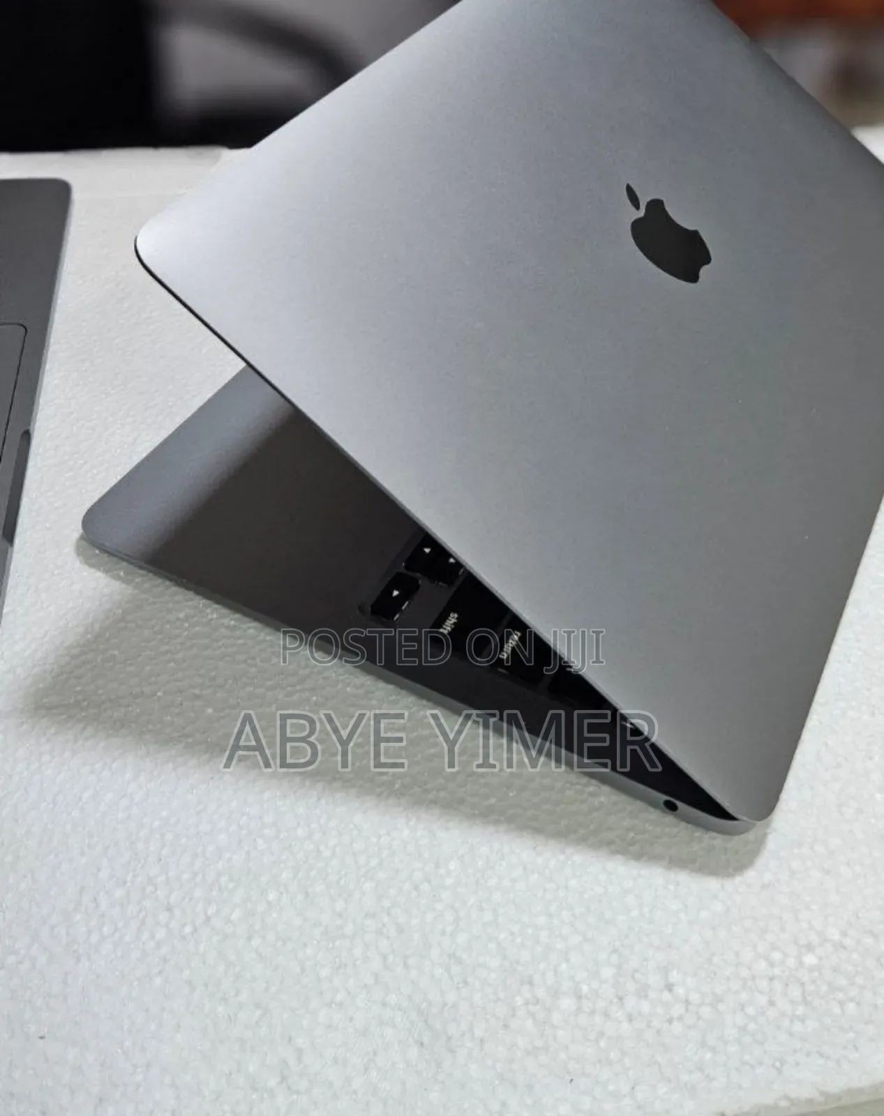 New Laptop Apple MacBook Air 2020 M1 8GB Intel Core M SSD 256GB