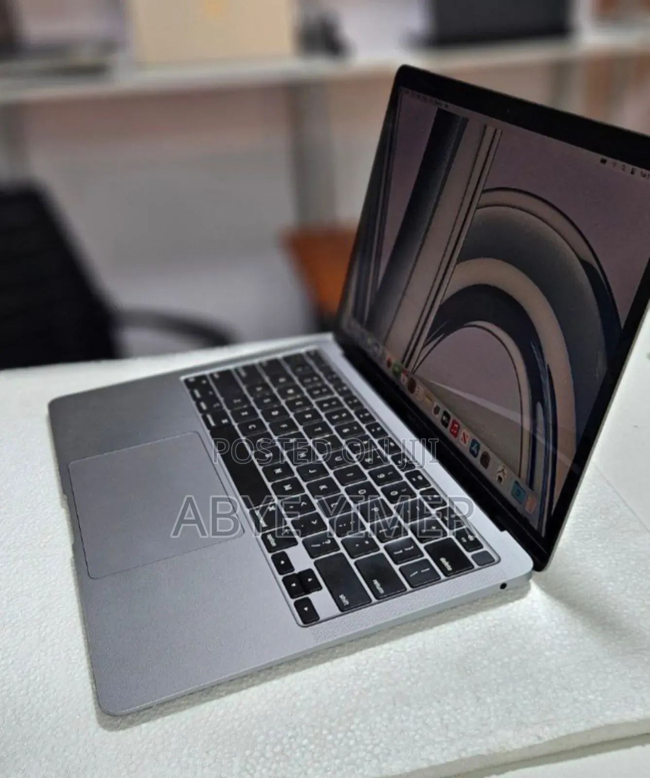 New Laptop Apple MacBook Air 2020 M1 8GB Intel Core M SSD 256GB