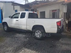 Toyota Tacoma 2020 White