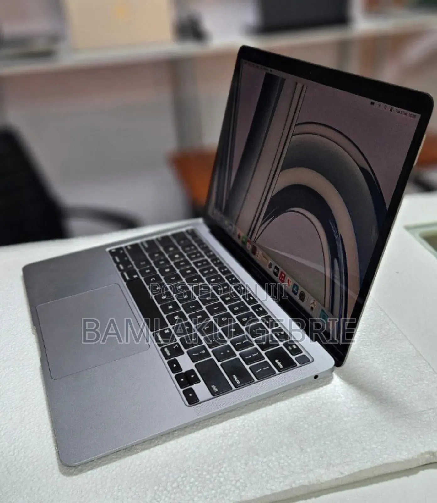 New Laptop Apple MacBook Air 2020 M1 8GB Apple M1 SSD 256GB