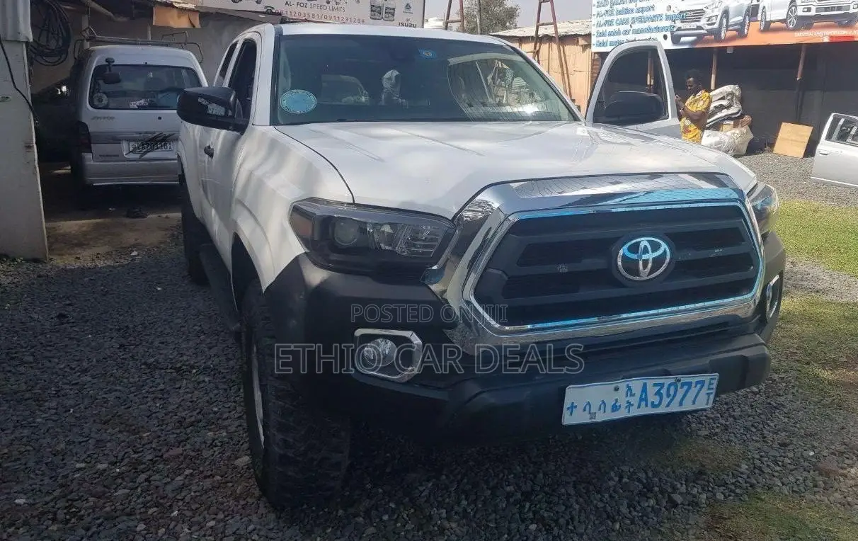 Toyota Tacoma 2020 White