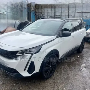 Peugeot 5008 2021 White