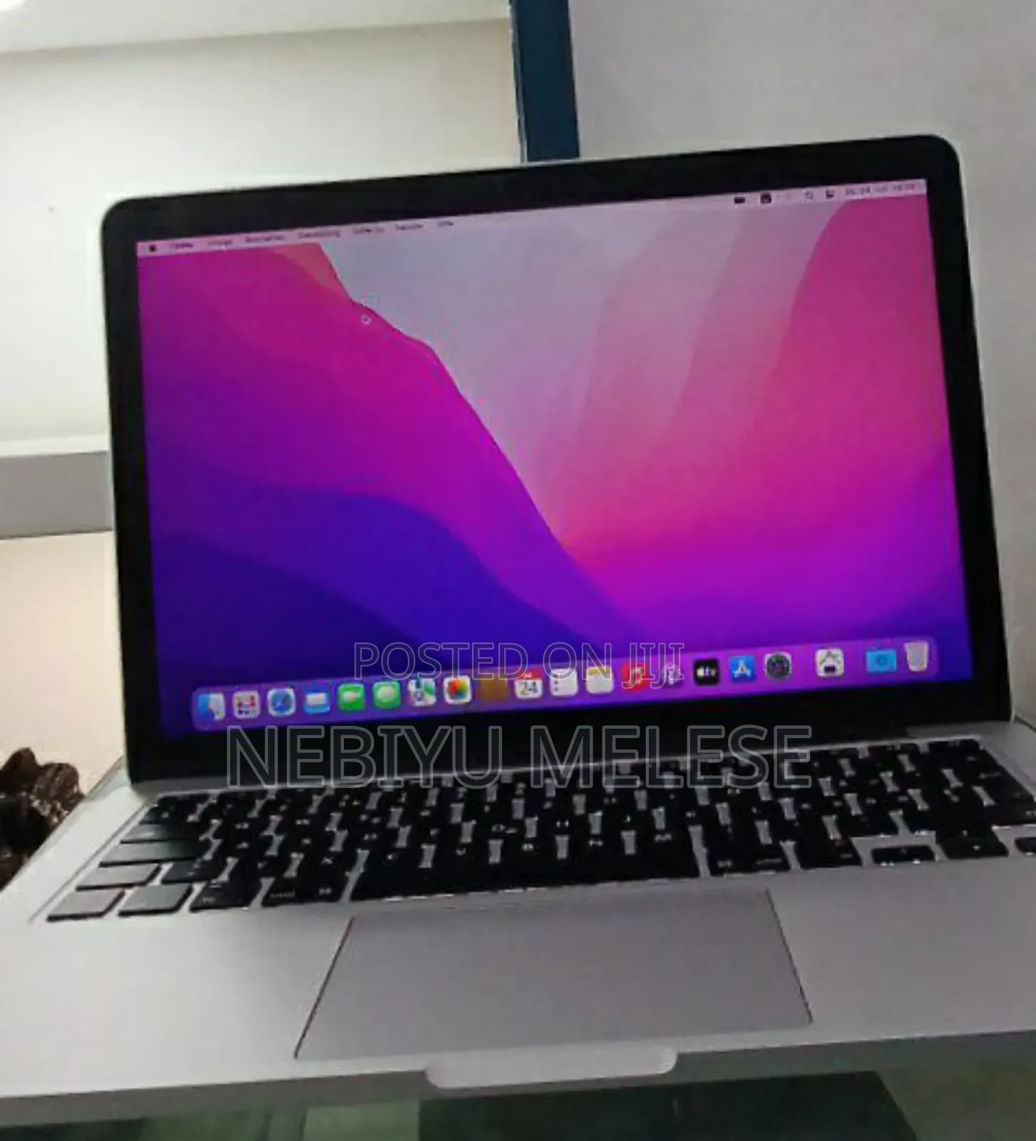 New Laptop Apple MacBook Pro 2015 8GB Intel Core I5 SSD 256GB