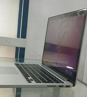 New Laptop Apple MacBook Pro 2015 8GB Intel Core I5 SSD 256GB