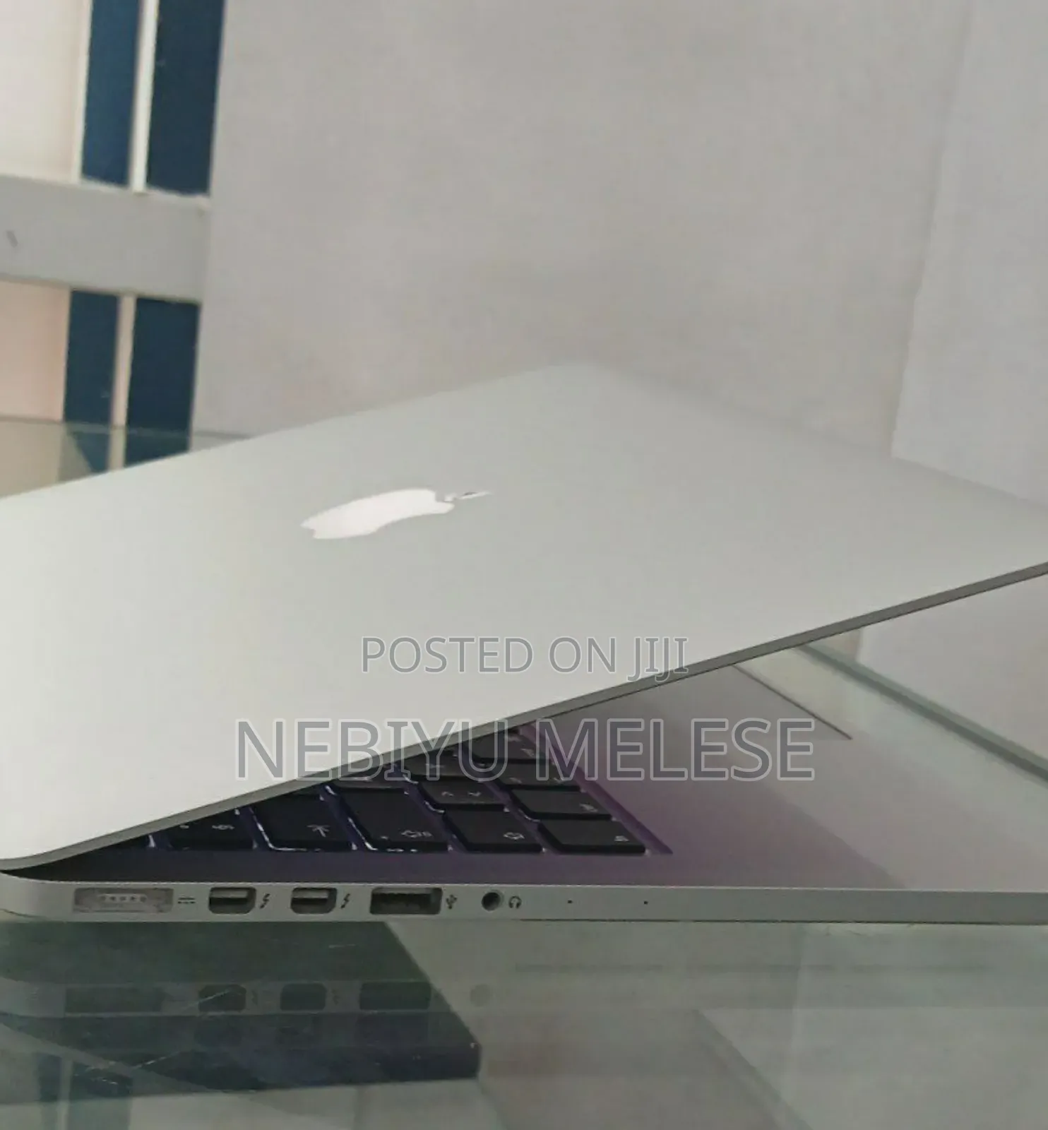 New Laptop Apple MacBook Pro 2015 8GB Intel Core I5 SSD 256GB