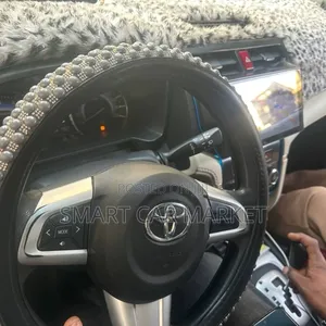 Toyota Rush 2022 Silver