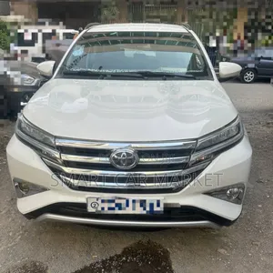 Toyota Rush 2022 Silver