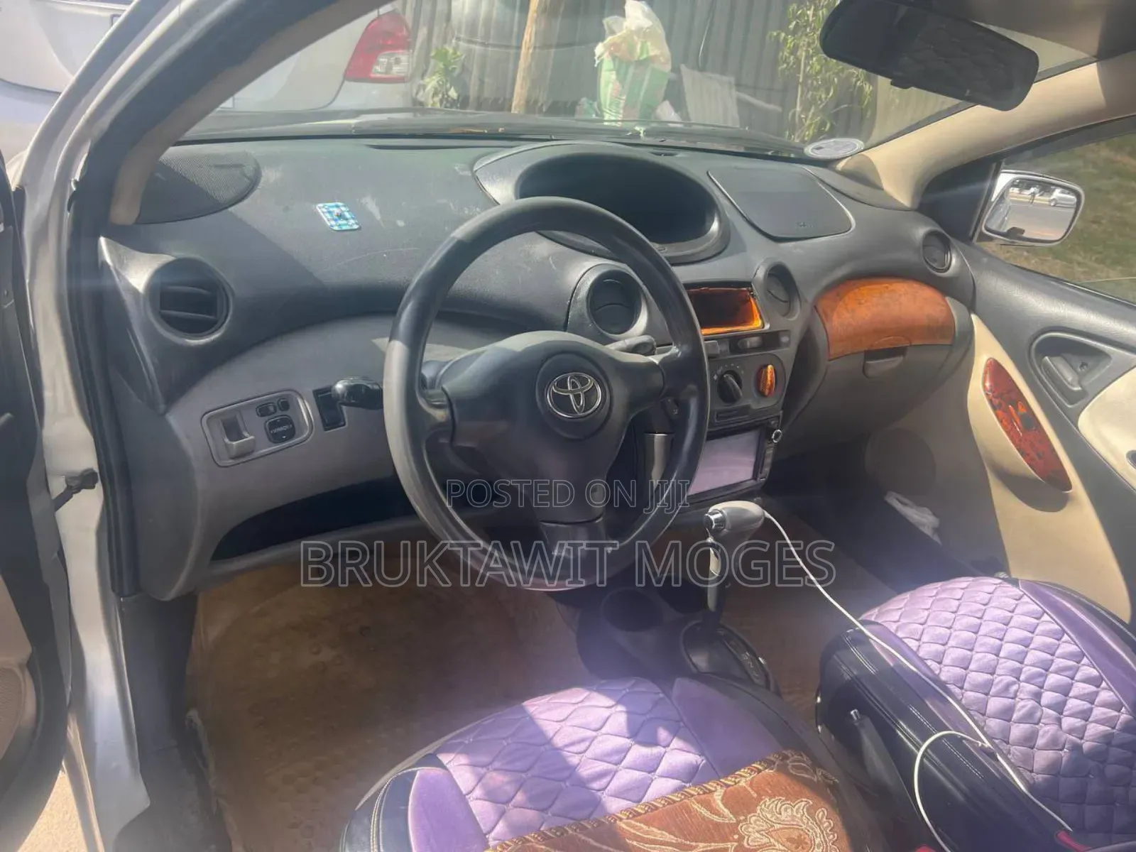 Toyota Vitz 2004 Silver