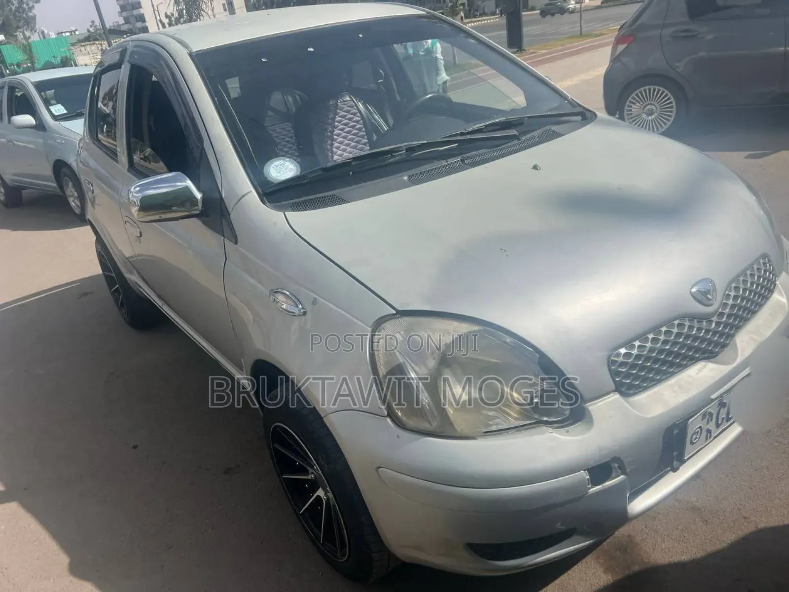 Toyota Vitz 2004 Silver
