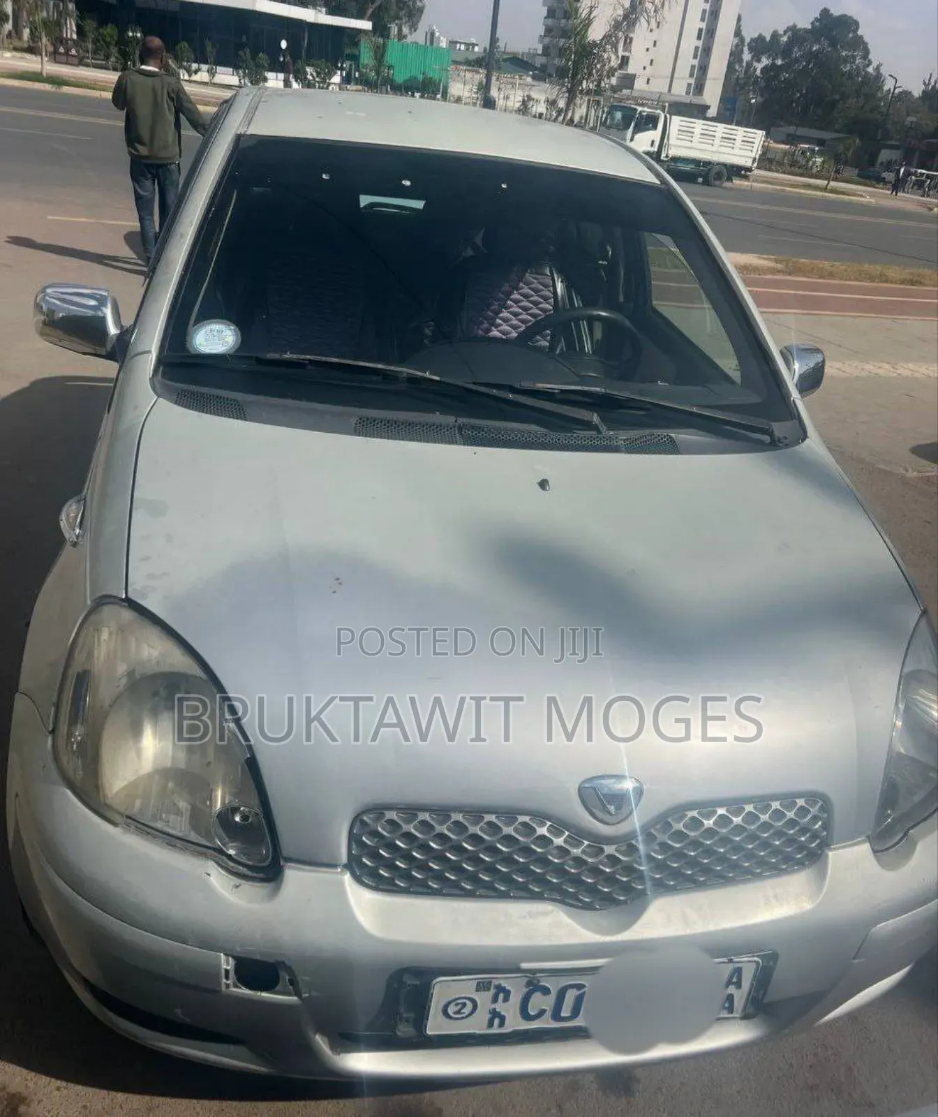 Toyota Vitz 2004 Silver