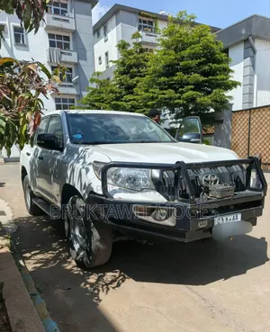 Toyota Land Cruiser 2018 White