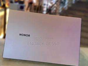 New Laptop 8GB AMD Ryzen 5 SSD 512GB
