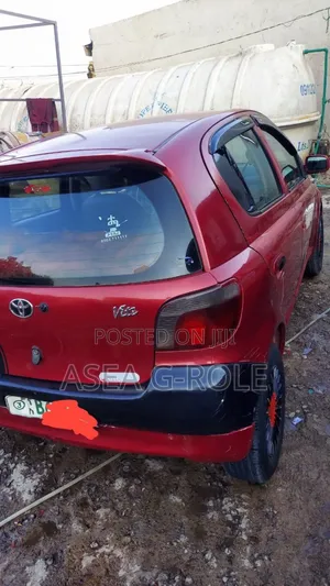 Toyota Vitz 2001 Burgundy