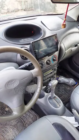 Toyota Vitz 2001 Burgundy