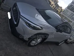 Toyota Corolla Cross Hybrid 2024 Silver