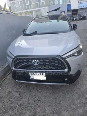 Toyota Corolla Cross Hybrid 2024 Silver