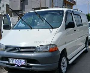 Toyota HiAce 2004 White