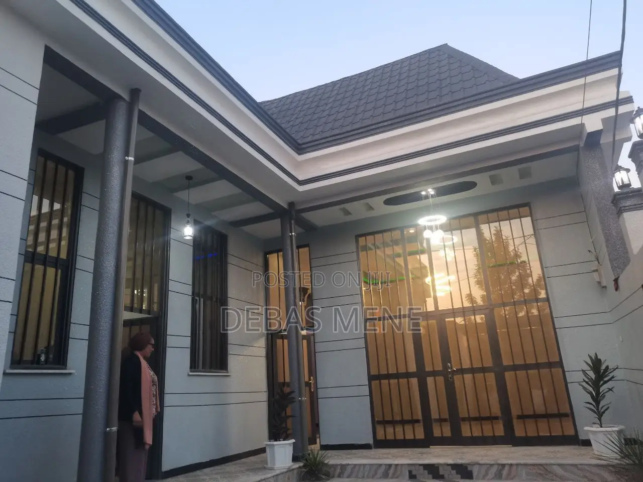 Furnished 5bdrm House in ዱከም, Oromia-Finfinne for sale