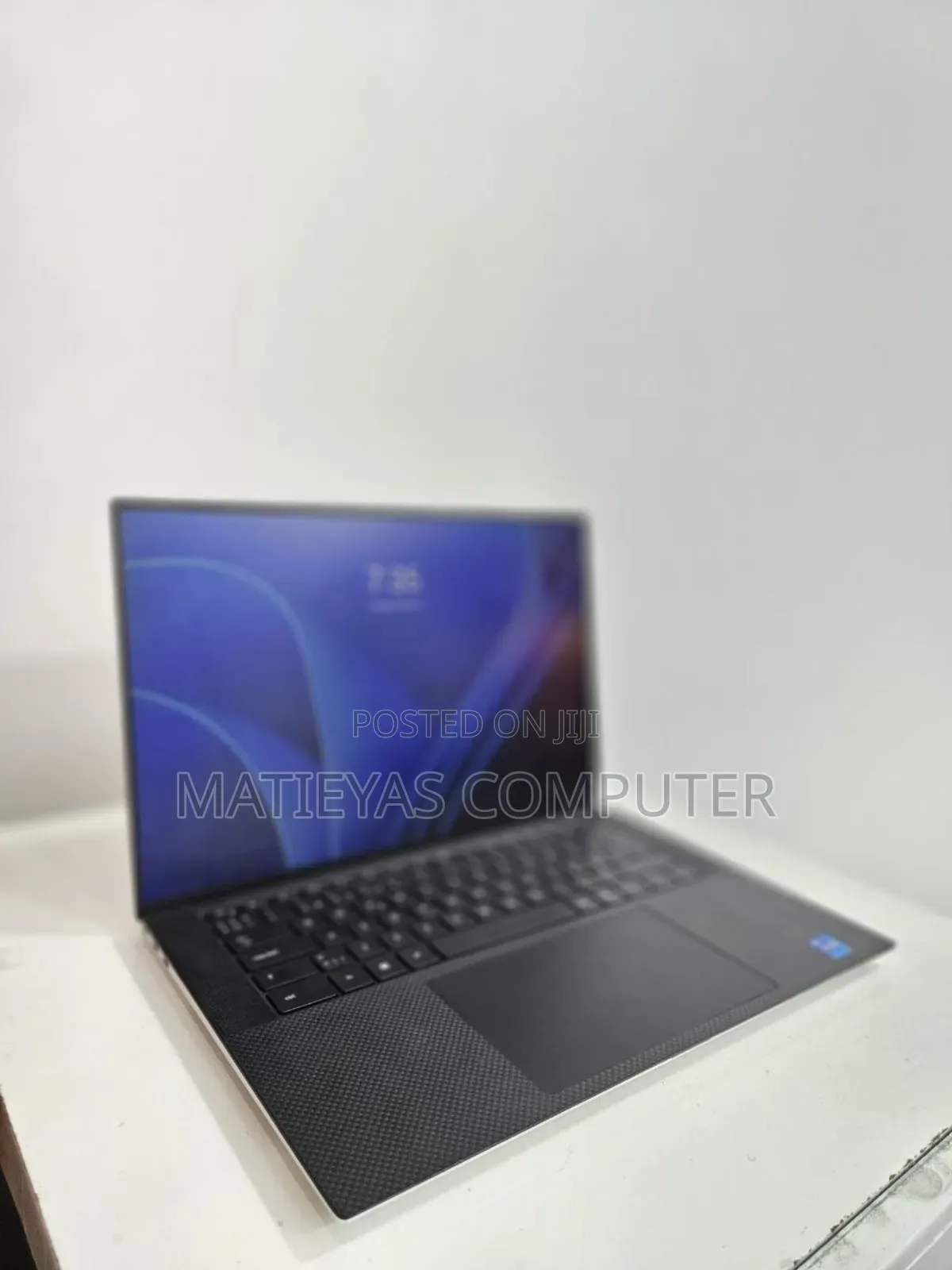 New Laptop Dell XPS 15 16GB Intel Core I7 SSD 512GB